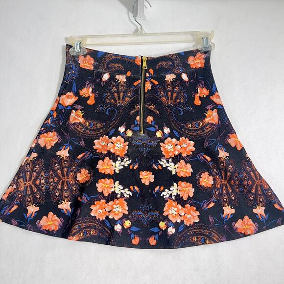 bebe x Naven Mini-Skirt Woman's Medium Floral Paisley STRETCHY Unlined Zipper - Picture 3 of 16